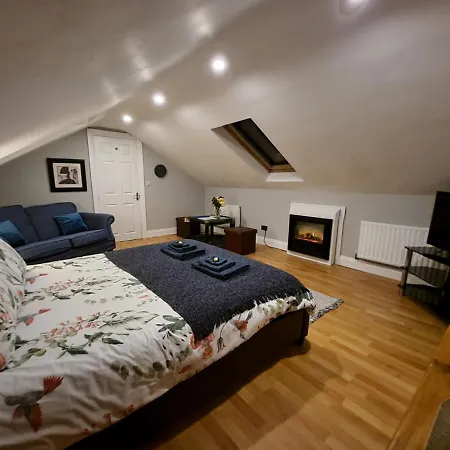 Проживание в семье Cloonan House