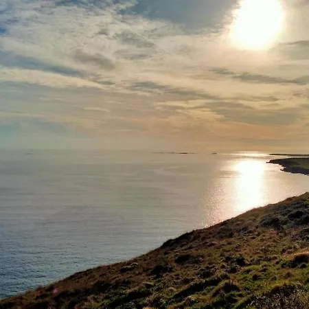 Cloonan House Проживание в семье *